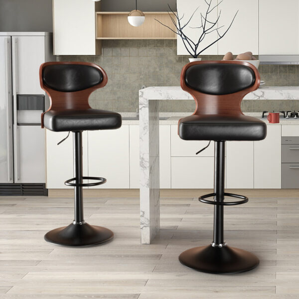 3a58291c-4a36-4f30-88fc-a23cd307d17a.jpg 2 Bar Stools